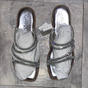 Rouge Helium Metallic Silver Sandals women silver summer slipper size 7 fit 6